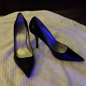 Faux snake black pumps